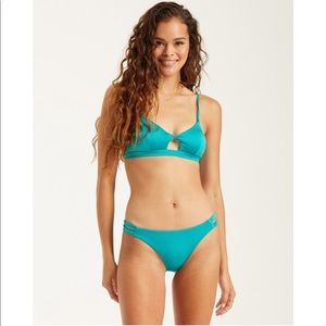 NEW Billabong Sol Searcher Twist Bralette Bikini top